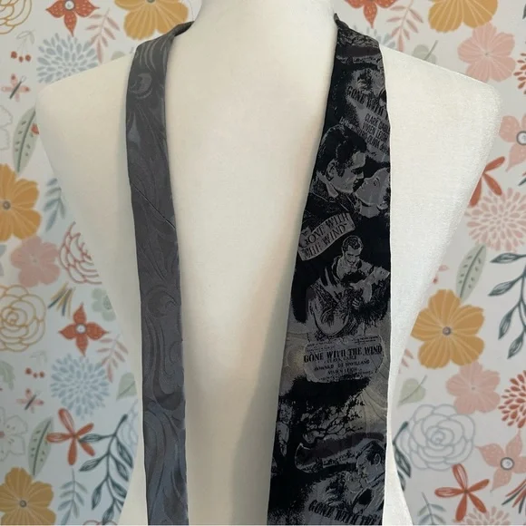 Gone with the Wind Vintage Tie - Picture 2 of 7